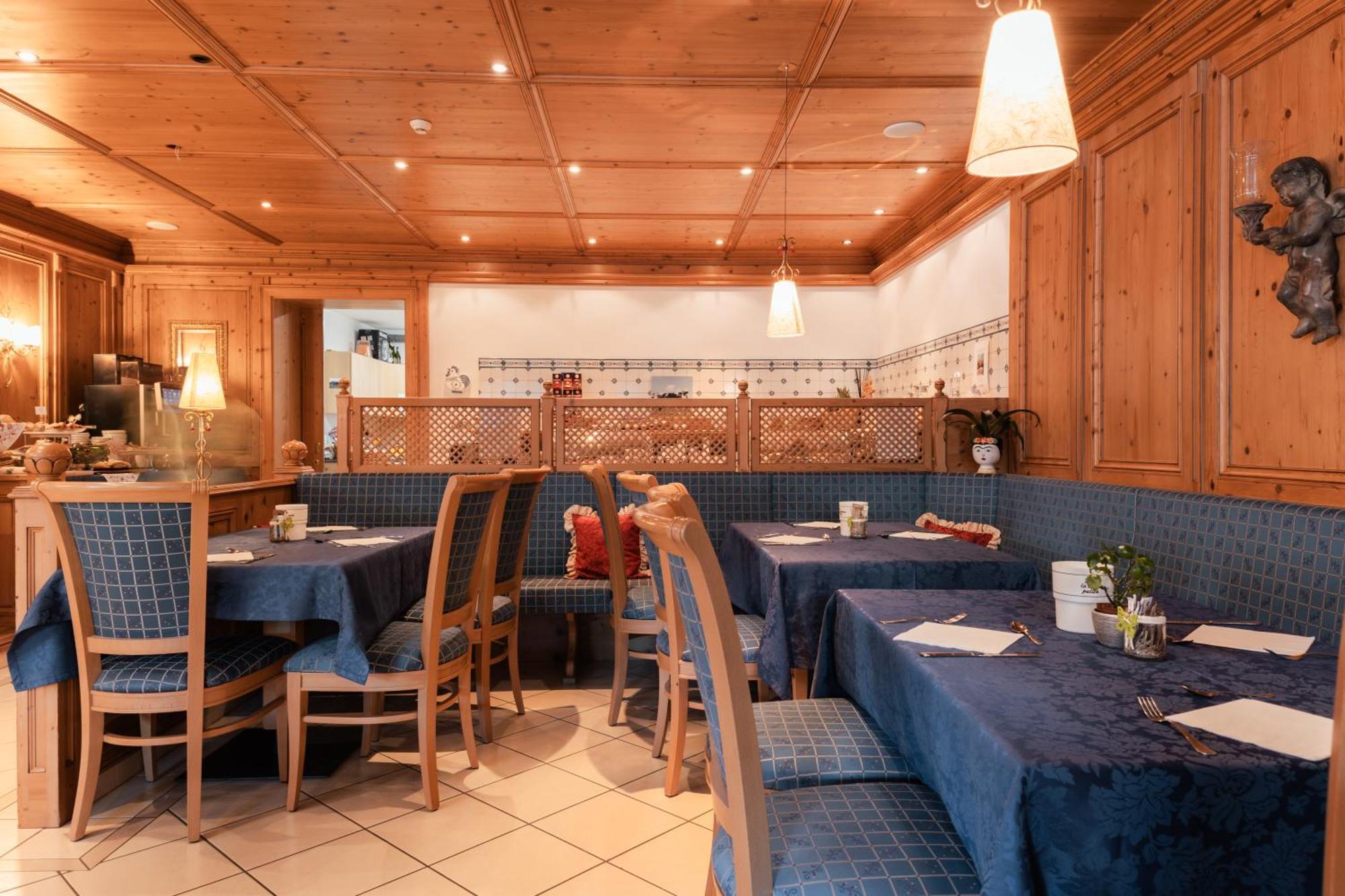 Hotel Luech Da Pcei San Cassiano  Esterno foto