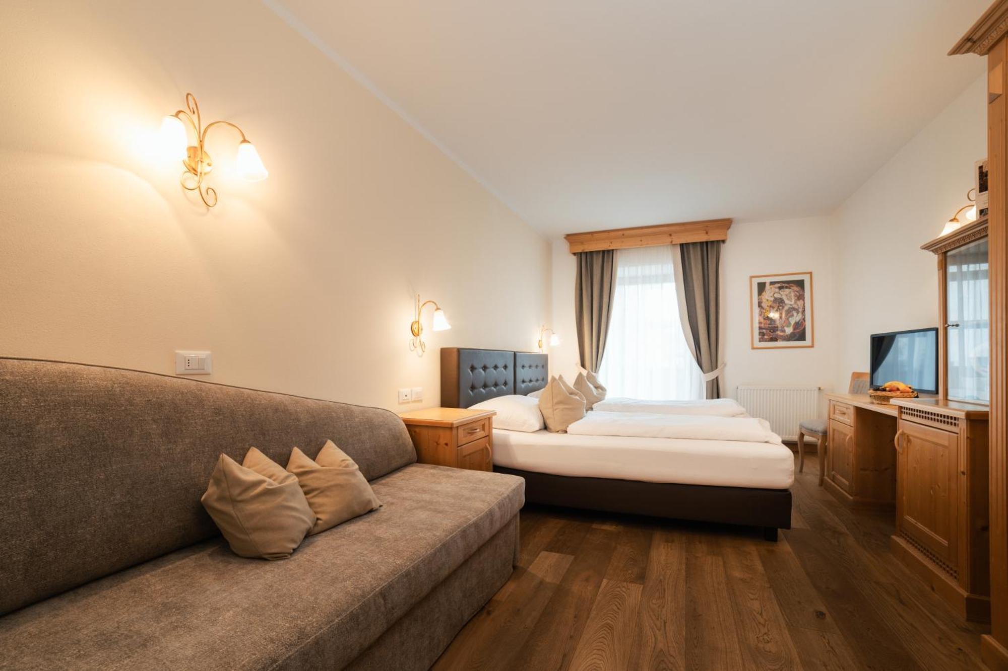 Hotel Luech Da Pcei San Cassiano  Esterno foto