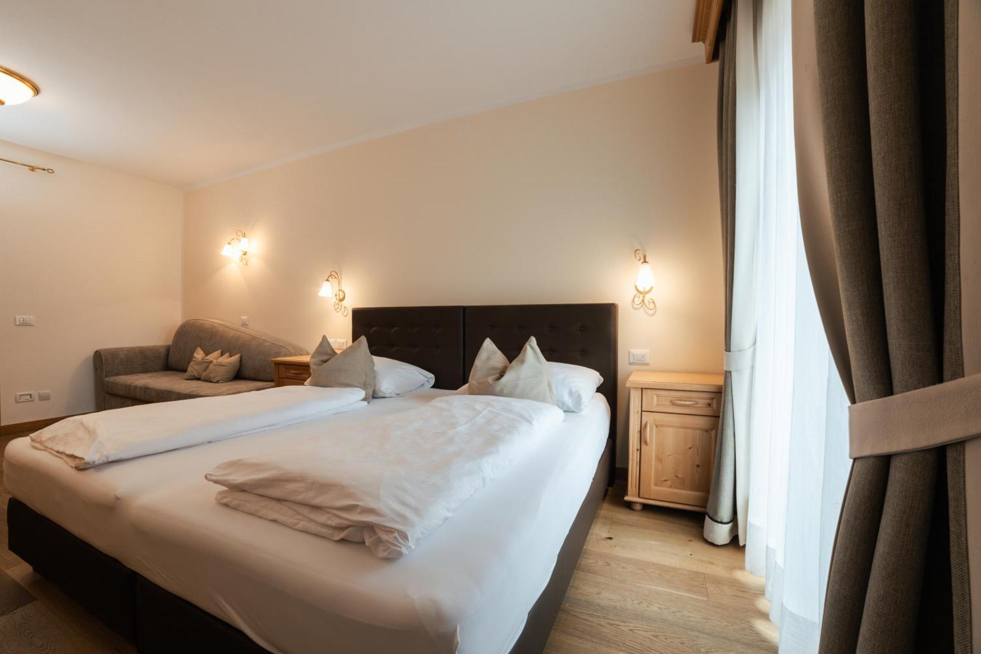 Hotel Luech Da Pcei San Cassiano  Esterno foto