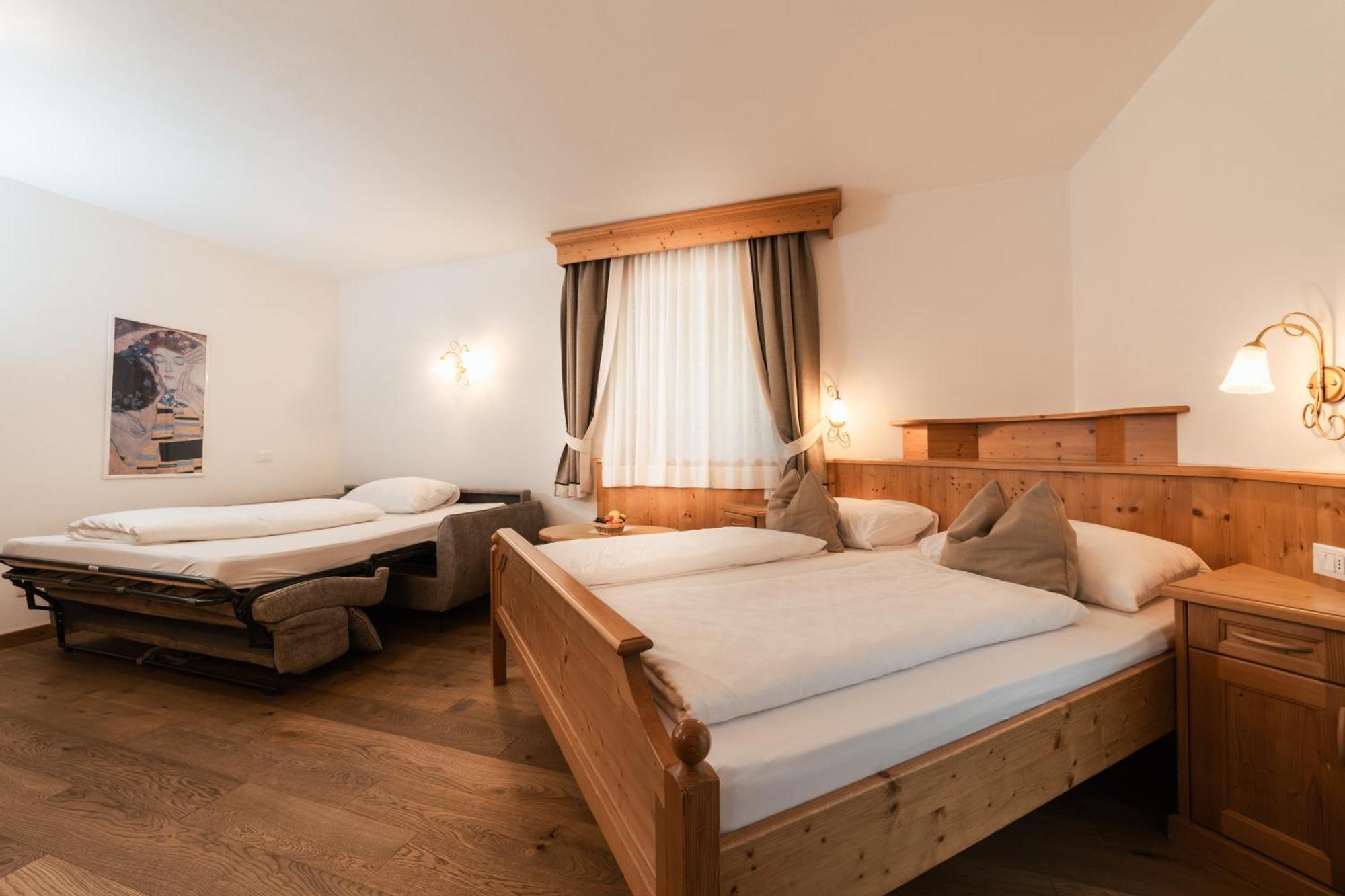 Hotel Luech Da Pcei San Cassiano  Esterno foto