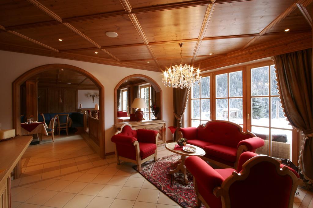 Hotel Luech Da Pcei San Cassiano  Esterno foto
